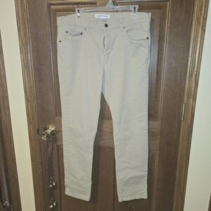 Mens Amazon Essentials Beige Khaki Pants in size 34 waist 31 inseam GUC
